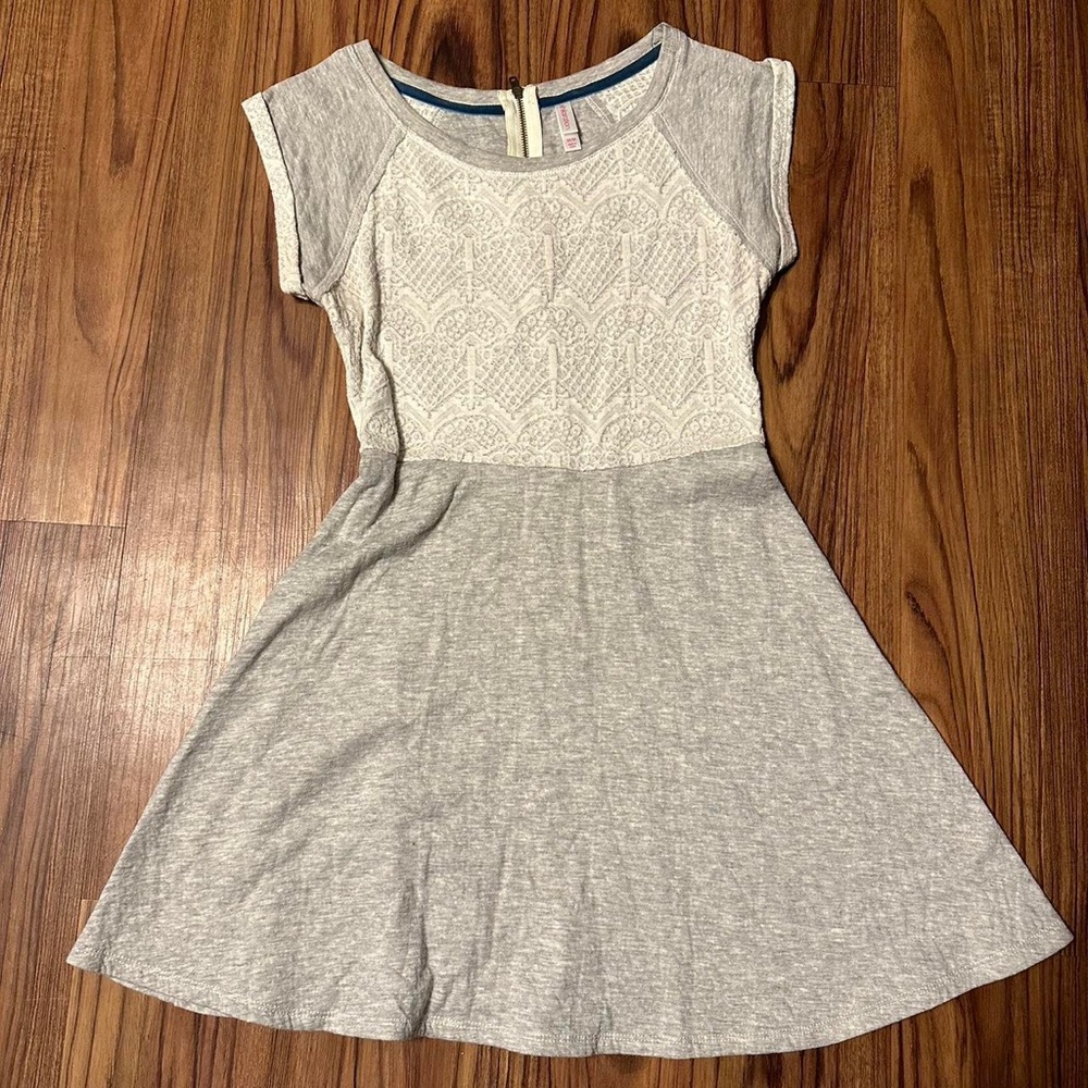Xhilaration Casual Gray and Cream Dress